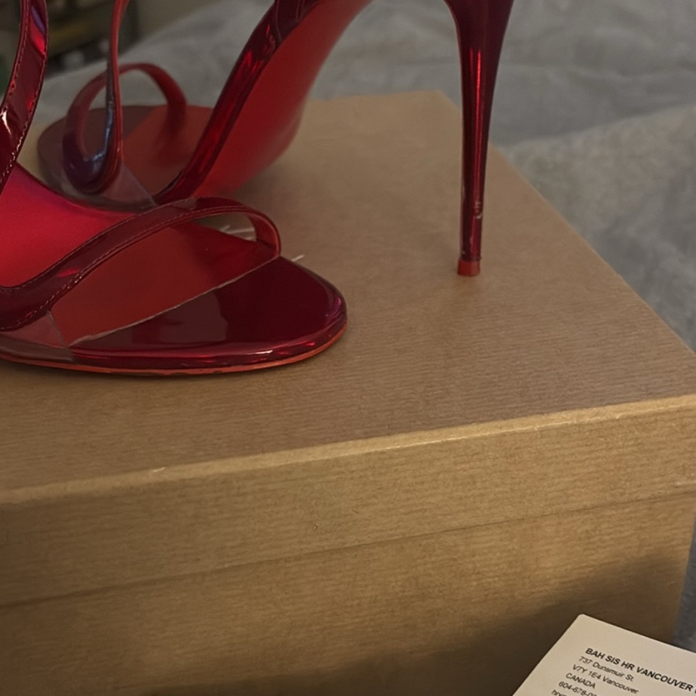 Very stylish ChristianLouboutin heels - Picture 3 of 6